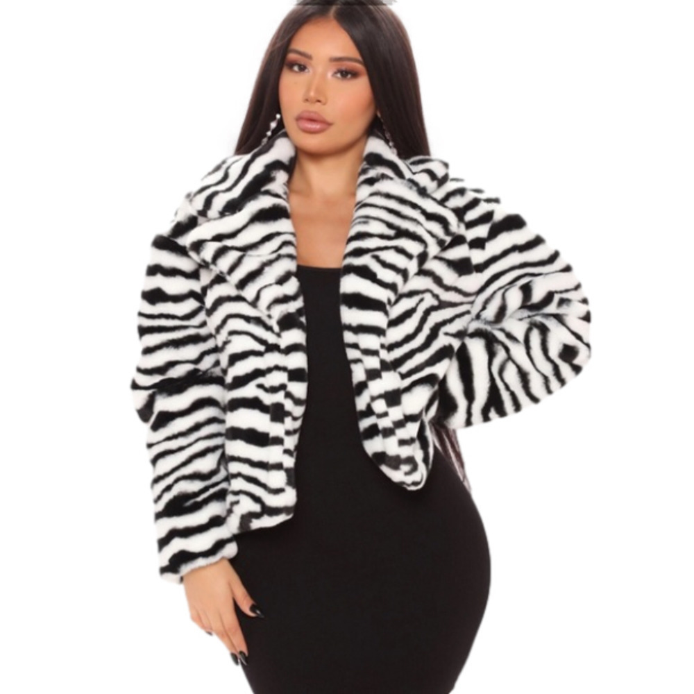 COPY - - Faux fur jacket long sleeves zebra , black and white.